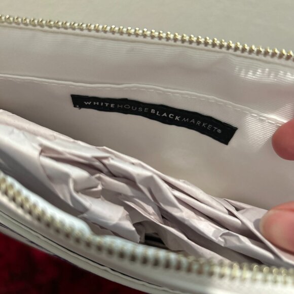 NWT White House Black Market White Floral Faux Leather Clutch/Wristlet - Picture 3 of 5